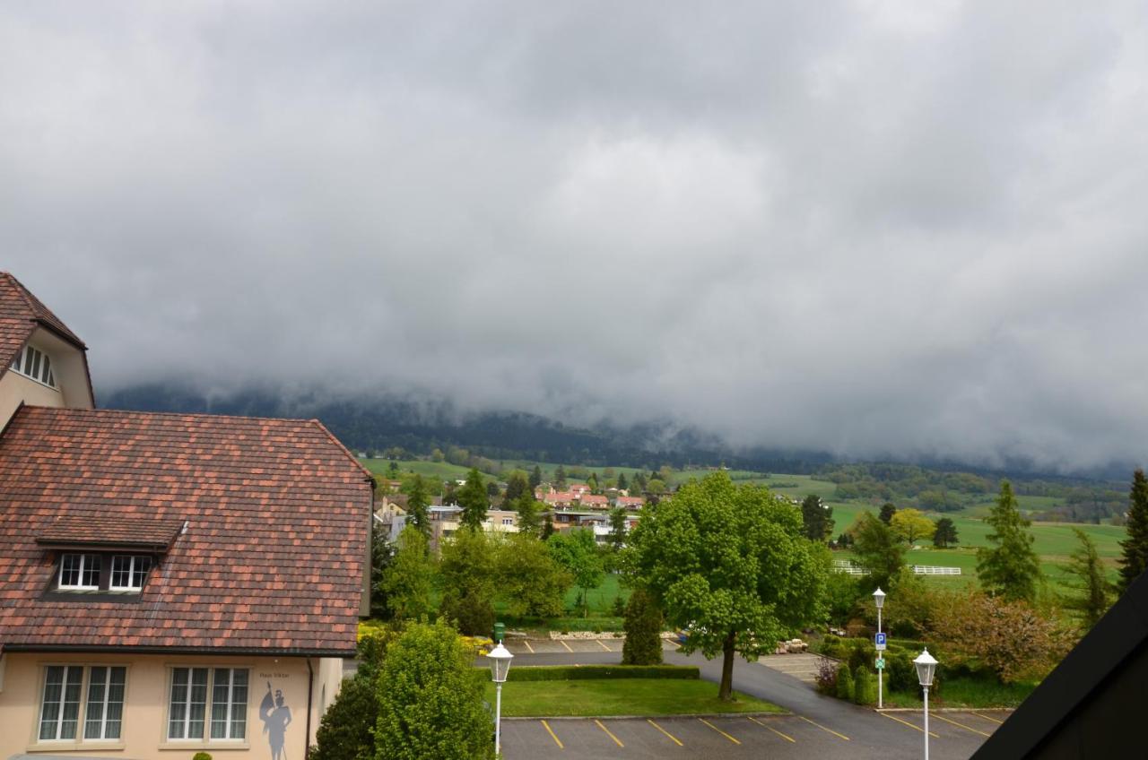Hotel Urs Und Viktor Bettlach Bagian luar foto