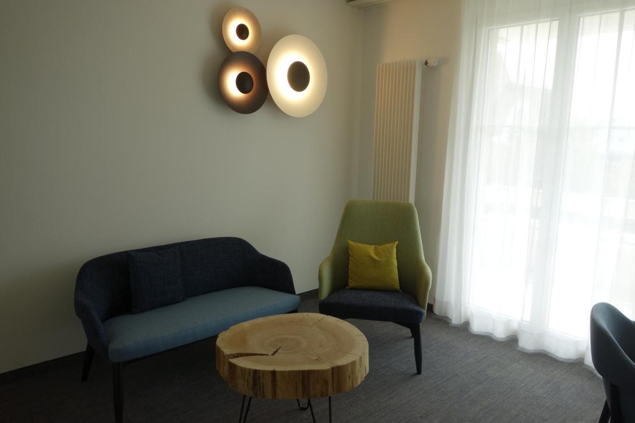 Hotel Urs Und Viktor Bettlach Bagian luar foto