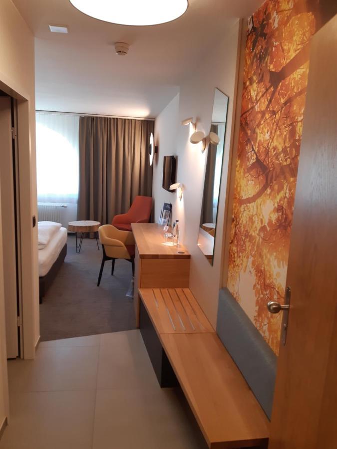 Hotel Urs Und Viktor Bettlach Bagian luar foto