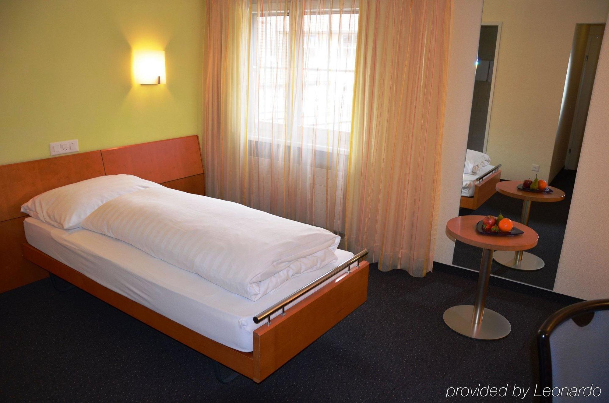 Hotel Urs Und Viktor Bettlach Bagian luar foto