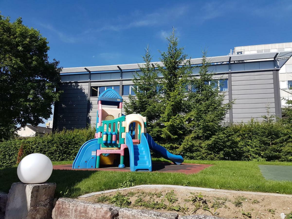 Hotel Urs Und Viktor Bettlach Bagian luar foto